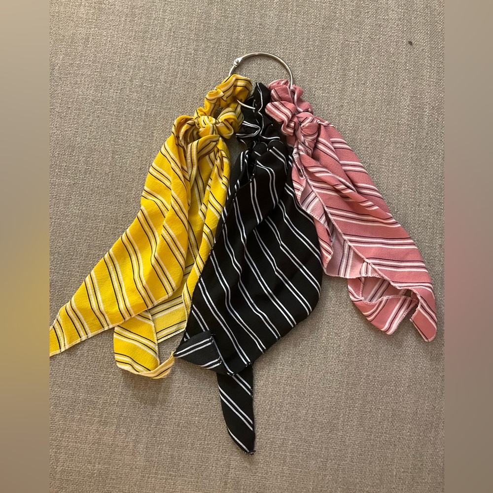 Scrunchy scarf